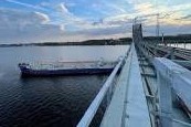 Танкер в Костроме врезался в ЖД мост