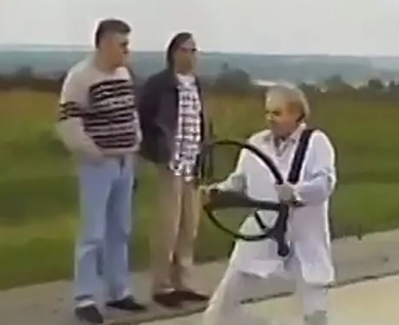 Руки водителя говорят вез слов.