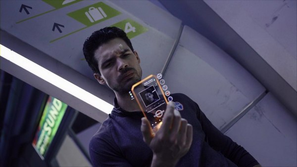 Глава Xiaomi показал прототип смартфона c гибким экраном, который складывается вдвое