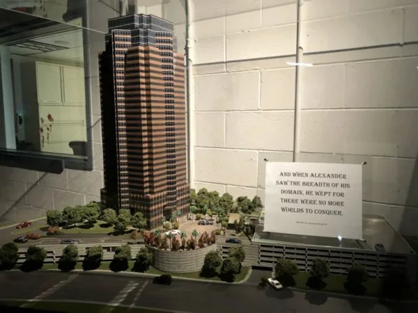 "Крепкий орешек": экскурсия по небоскрёбу Накатоми