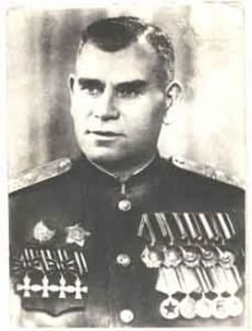 Сталин подошел к казаку и замер, глядя на его грудь: что скрывалось под шинелью «уголовника» на приеме в Кремле