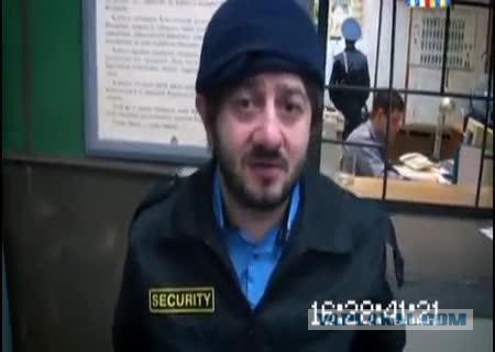 Охранник против трех грабителей