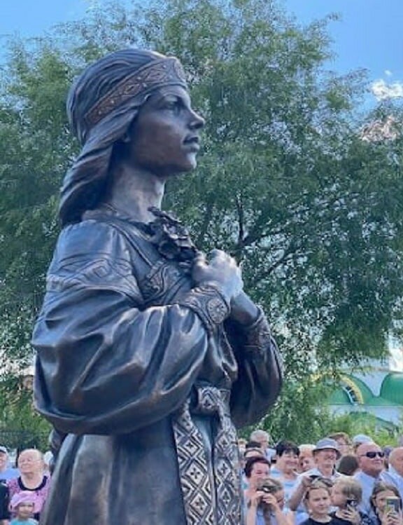 На новой площади в Москве поставили милых муми-троллей и первый в мире памятник Туве Янссон
