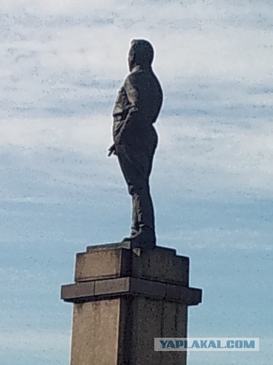 Необычные статуи мира