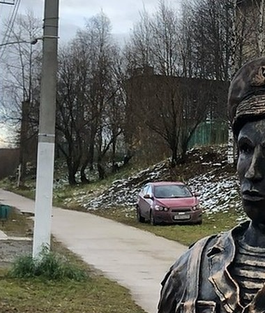 В Ухте спустя 4 дня демонтировали памятник десантнику