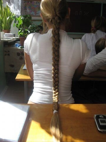 - В "Пятёрочку" заскочим?