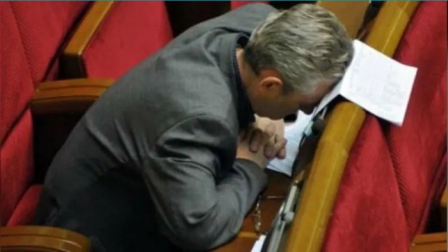 ВЦИОМ: Рейтинг народного одобрения возглавил депутат, который за 4 года ничего не предложил