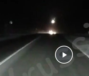Особенности ночного вождения, когда свет встречников делится на два.