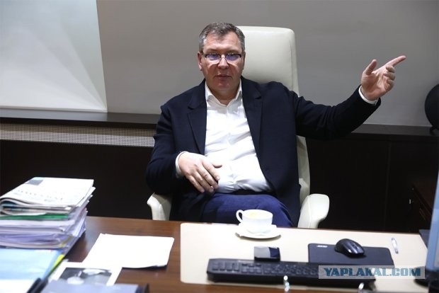 Глава союза страховщиков предложил повысить взносы по ОМС для курильщиков и толстых
