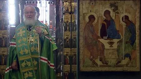 Икона “Троица” Андрея Рублёва останется в храме Христа Спасителя на год.