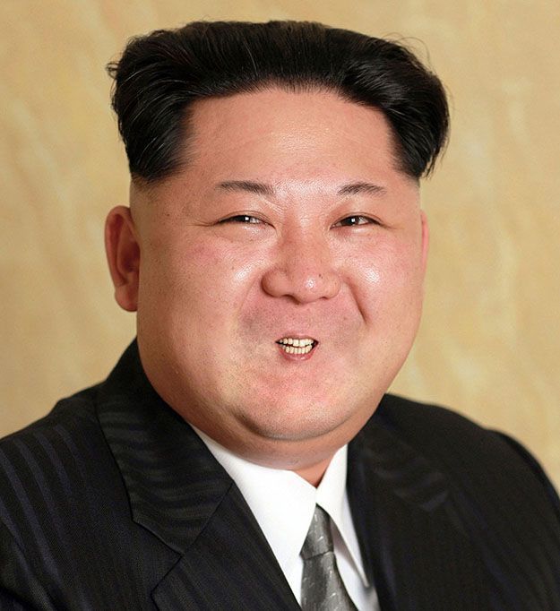 Жизнерадостный Ким Чен Ын стал героем фотожаб