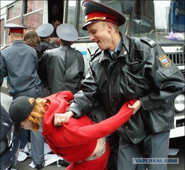 Следствие оправдало полицейского, застрелившего безоружного подозреваемого в США