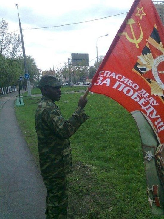 И снова они, "дизайнеры" патриотических плакатов.