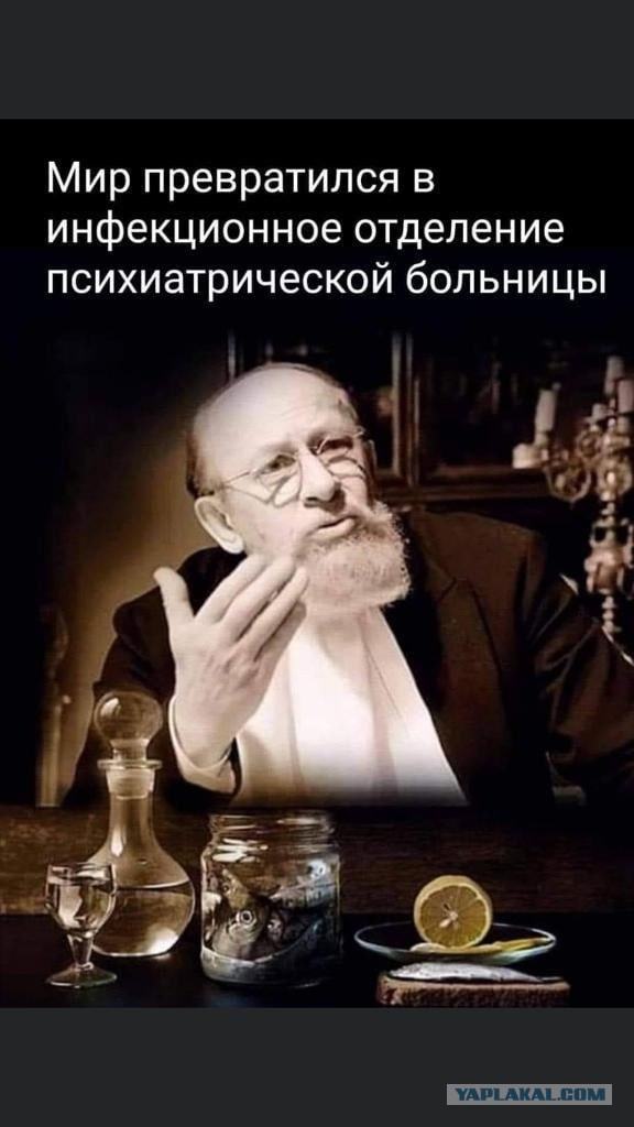 В Париже и других крупных городах Франции ввели комендантский час, чтобы сдержать распространение коронавируса