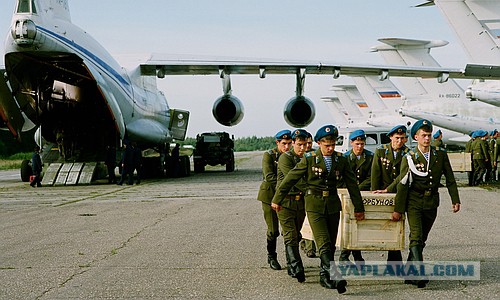 Российских войск в Крыму нет. ТОЧКА.