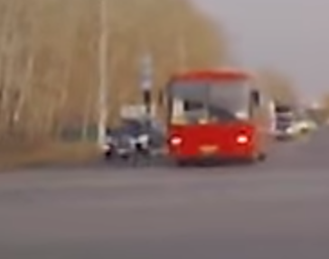 Летчик на Пикапе со своим "зеленым" (с 30 сек)