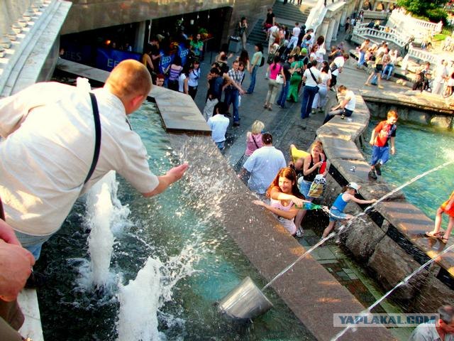 Водные процедуры у Кремля.