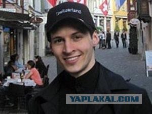 Обезьяна атакует