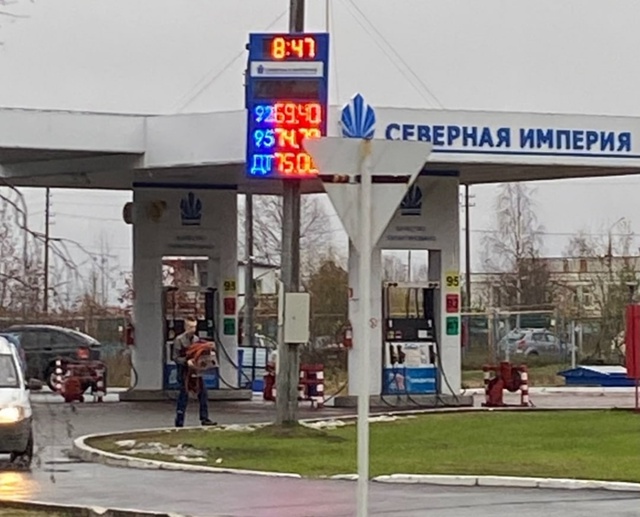 20 литров в одни руки: ввели лимит на 92-й бензин на АЗС БРК
