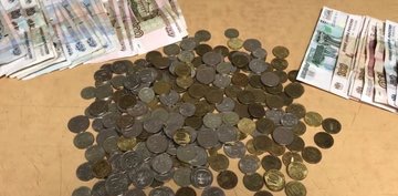 Сколько чаевых зарабатывает заправщик АЗС Лукойл в Москве?