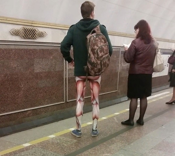 Свежая подборка рьяных модников из нашего метро