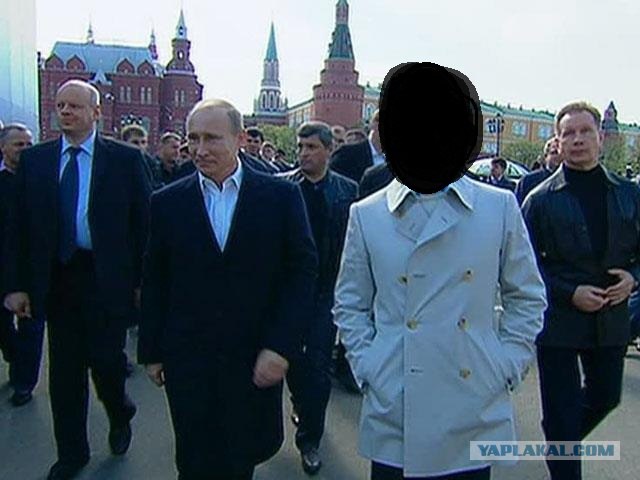 Белый плащ