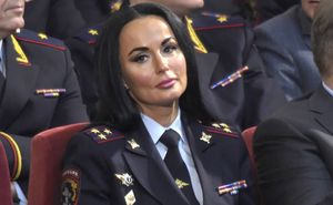 В Подмосковье захвачен бывший дом Януковича