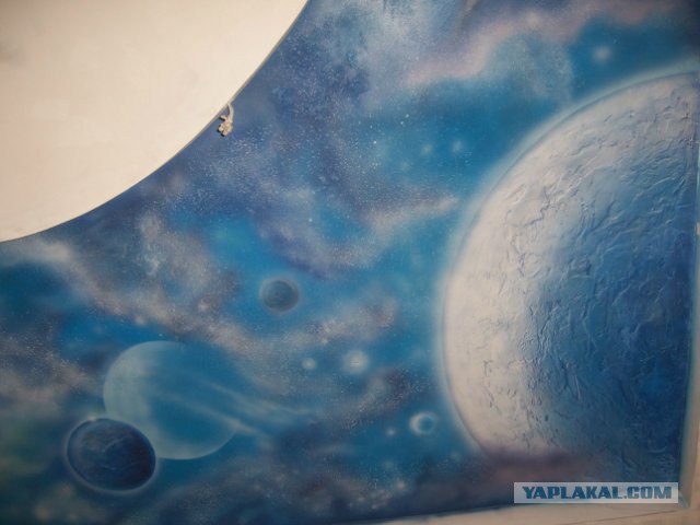 Космос на потолке