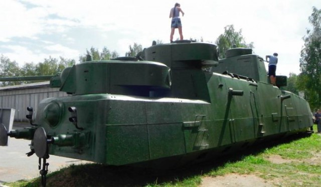 Мы мирные люди, но наш бронепоезд