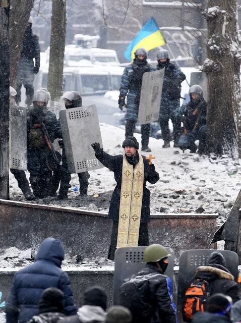 Украина штурмует верховную раду!