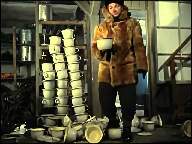 Продавцы и разбитая бутылка