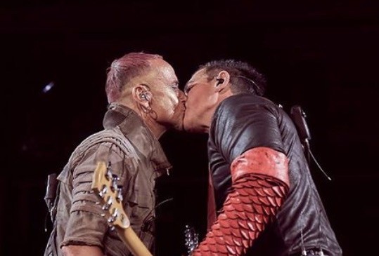 Эпичность концертов Rammstein не перестаёт удивлять