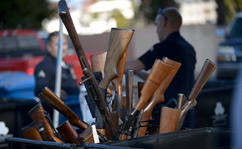 Полиция Лос-Анджелеса скупает оружие у населения