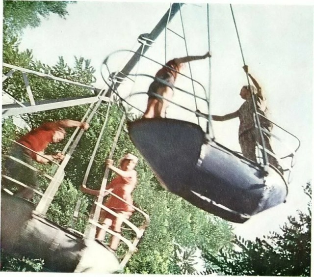 Не плачь. Это ностальгия в глаз попала