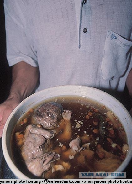 Как индусы купают младенцев