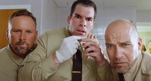 В Кирове вслед за баллончиком «Old Spice» врачи извлекли у мужчины из заднего прохода колбасу «Краковская»