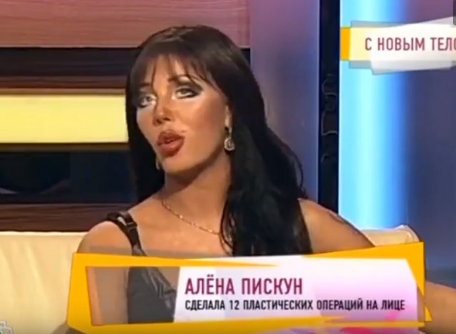 Парочка решила развлечься прямо у барной стойки