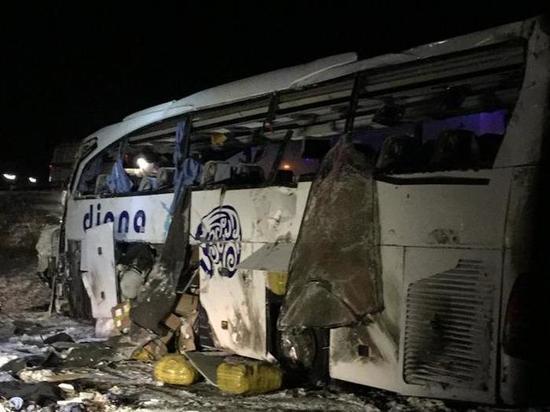 В Рязанской области этой ночью перевернулся автобус, ехавший из Москвы в Волгоград.
