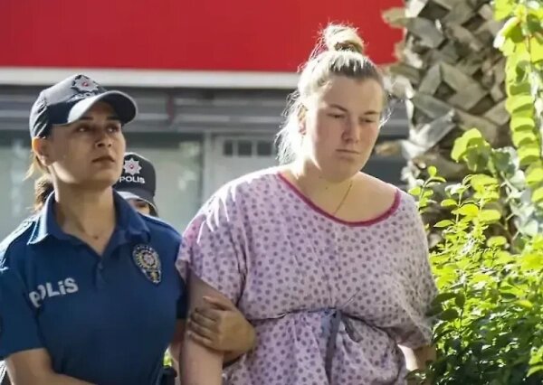 К 15 годам заключения приговорили студентку из Подмосковья, родившую и бросившую новорожденную дочь в туалете аэропорта Антальи.