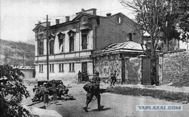 Ровно 75 лет назад пал, но не сдался Севастополь.