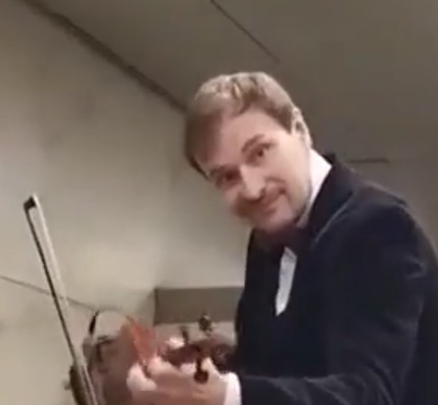 Скрипач виртуоз