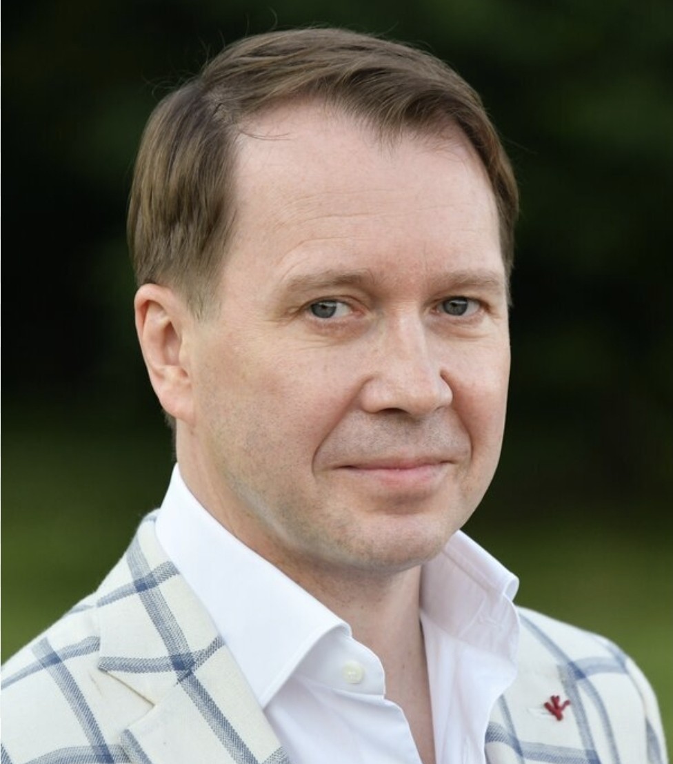 Евгений Миронов выступил против квотирования зарубежных фильмов