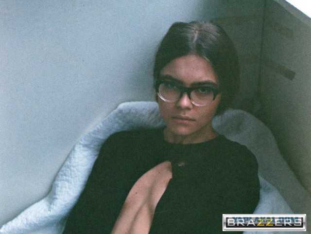 Завтрак с 24-летней замглавы МВД Украины выставили на аукцион