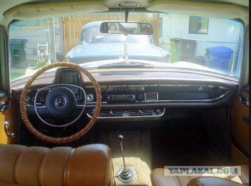Билет в бизнес-класс 70-х: тест-драйв Mercedes-Benz W115