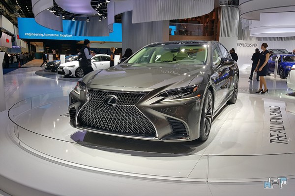 Автосалон во Франкфурте: Как новинки мирового автопрома затмили девушек моделей