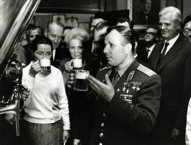 "Дело не в том, что я побывал так высоко, а в том, КТО и ЧТО меня туда подняли". --- Юрий Гагарин