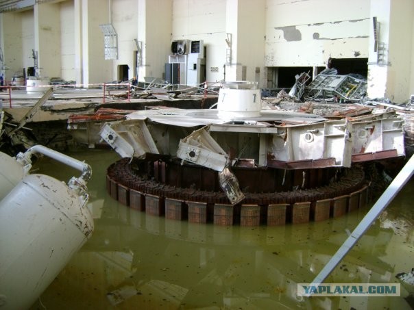 Что находится внутри самой большой плотины России. Почему бетонный гигант живёт как организм