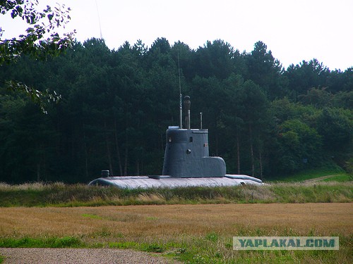 Аэропорты Крыма заблокированы российскими военными