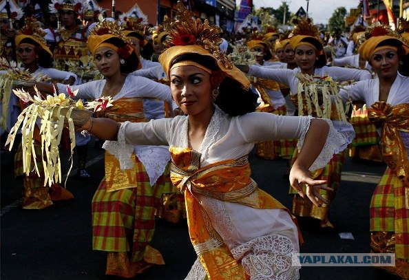 Королевские похороны на Бали