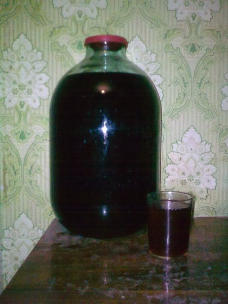 Мужчина НЕ должен обеспечивать. И никогда не был должен